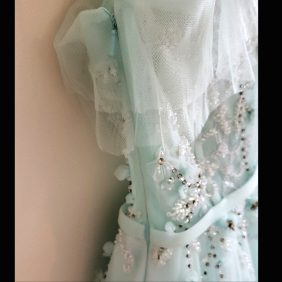 Size4(s) Mint Blue one shoulder off, one handbead sleeve fairly dress 👗💙 - Picture 7 of 7